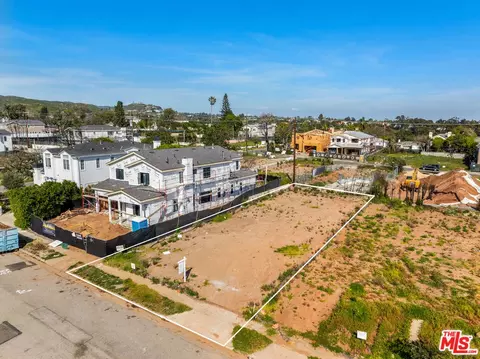 760 Hartzell St, Pacific Palisades, CA 90272