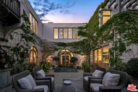 850 Muskingum Ave, Pacific Palisades, CA 90272