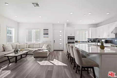 26710 Beartown Ln, Stevenson Ranch, CA 91381