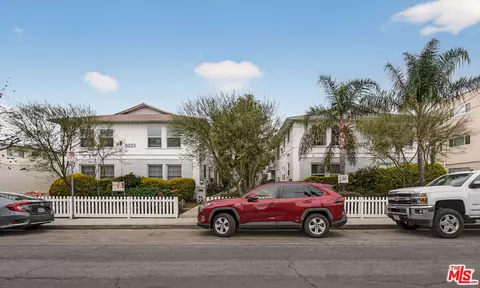 5223 Corteen Pl, Valley Village, CA 91607