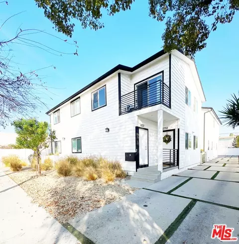 6732 Irvine Ave, North Hollywood, CA 91606
