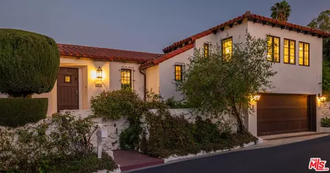 3922 Glenridge Dr, Sherman Oaks, CA 91423