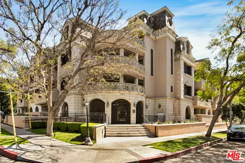 850 N Croft Ave #104, Los Angeles, CA 90069