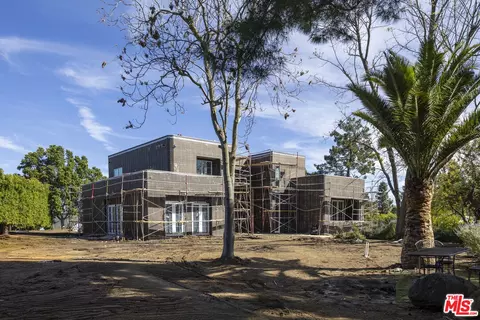 1720 Lechusa Rd, Malibu, CA 90265