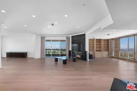10490 Wilshire Blvd #1004, Los Angeles, CA 90024