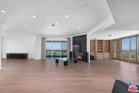 10490 Wilshire Blvd #1004, Los Angeles, CA 90024
