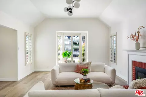 3770 Somerset Dr, Los Angeles, CA 90016