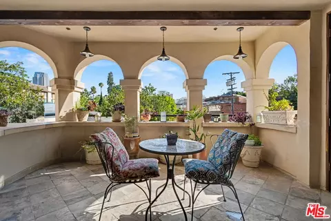 10364 Almayo Ave #304, Los Angeles, CA 90064