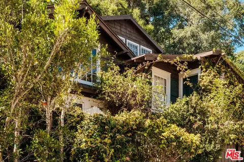 425 Hillside Ln, Santa Monica, CA 90402