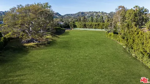 150 S Carolwood Dr, Los Angeles, CA 90077