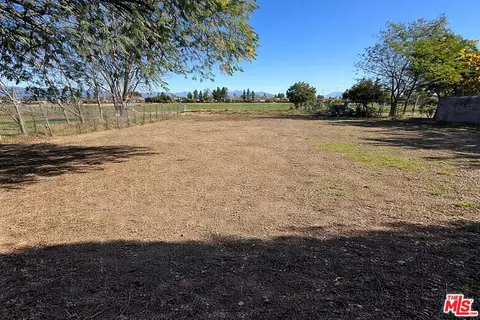 6831 Juniper Ave, Fontana, CA 92336 photo 2