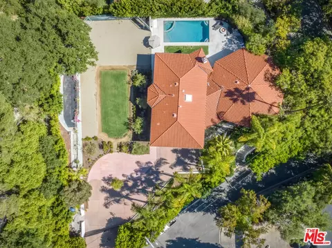7651 Willow Glen Rd, Los Angeles, CA 90046