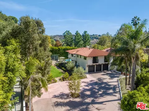 7651 Willow Glen Rd, Los Angeles, CA 90046