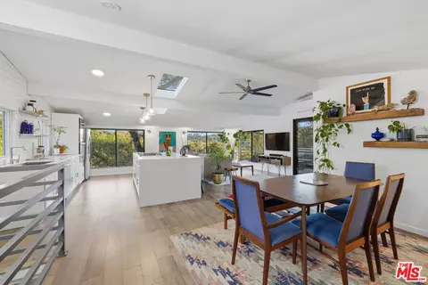 21936 Canon Dr, Topanga, CA 90290