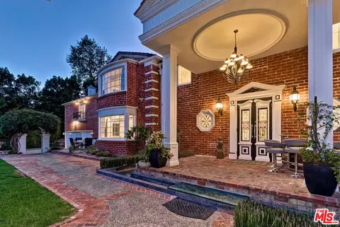 725 N Faring Rd, Los Angeles, CA 90077