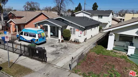 1049 W 61st St, Los Angeles, CA 90044