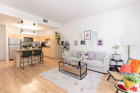 630 W 6th St #407, Los Angeles, CA 90017