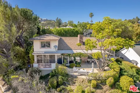 11356 Thurston Cir, Los Angeles, CA 90049