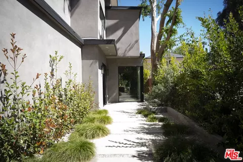 3848 Vantage Ave, Studio City, CA 91604