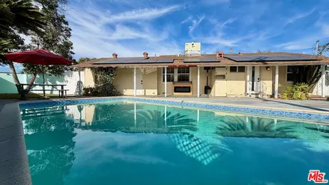 6257 Alcove Ave, North Hollywood, CA 91606