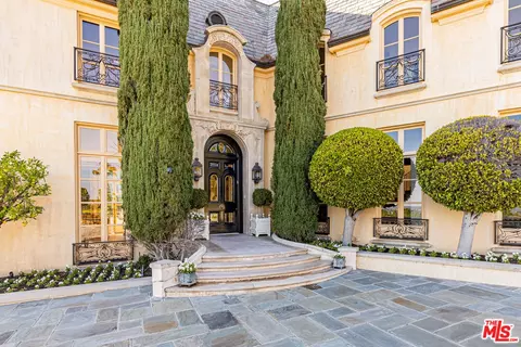 1115 La Altura Rd, Beverly Hills, CA 90210