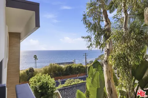 2442 S Coast Hwy #4, Laguna Beach, CA 92651