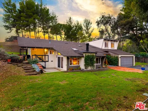 2171 Mckain St, Calabasas, CA 91302