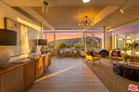8554 Day St, Sunland, CA 91040