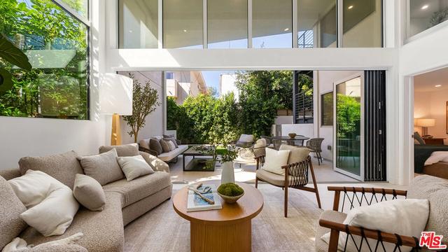 621 N Kings Rd #2, West Hollywood, CA 90048