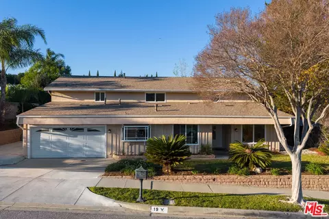 19 La Paz Ct, Simi Valley, CA 93065