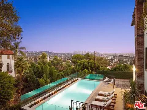 4818 Bonvue Ave, Los Angeles, CA 90027