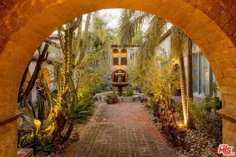 1838 Grace Ave, Los Angeles, CA 90028
