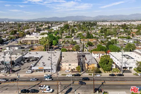 13631 Vanowen St, Van Nuys, CA 91405