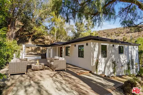 9615 Highland Gorge Dr, Beverly Hills, CA 90210