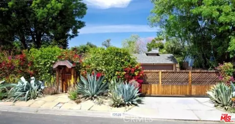 13509 Bassett St, Valley Glen, CA 91405