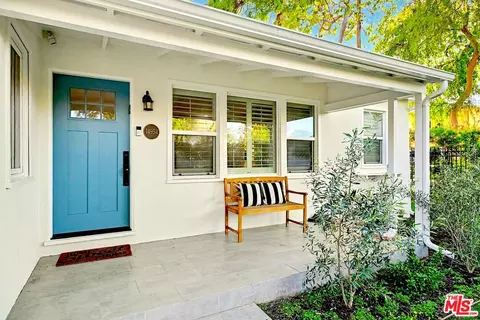 14954 Hesby St, Sherman Oaks, CA 91403