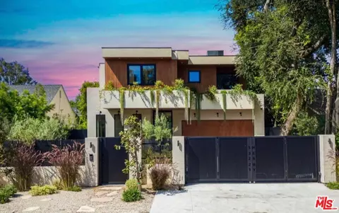 13221 Hesby St, Sherman Oaks, CA 91423