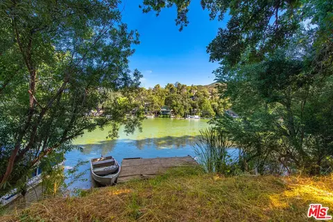 29371 Lake Vista Dr, Agoura Hills, CA 91301