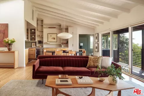 2015 Hollyvista Ave, Los Angeles, CA 90027