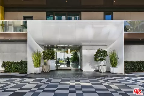8420 W Sunset Blvd #403, West Hollywood, CA 90069