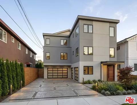 715 E 41st Pl, Los Angeles, CA 90011