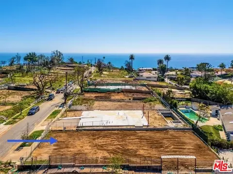 381 N Las Casas Ave, Pacific Palisades, CA 90272