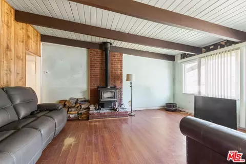 Living - 2249 Lebec Rd, Lebec, CA 93243 photo 2 of 5