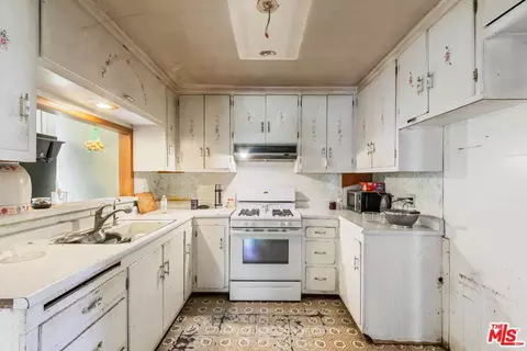 Kitchen - 2249 Lebec Rd, Lebec, CA 93243 photo 1 of 1