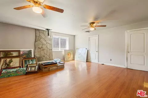 Living - 2249 Lebec Rd, Lebec, CA 93243 photo 4 of 5