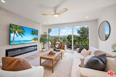 3260 Sagamore Way, Los Angeles, CA 90065