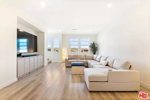 27121 Valley Oak Pl, Valencia, CA 91381