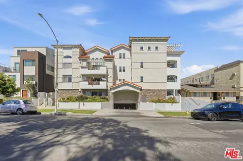 4733 Elmwood Ave #304, Los Angeles, CA 90004
