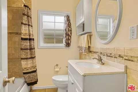 Bath - 1300 S California Ave, Compton, CA 90221 photo 2 of 3