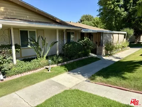 26833 Avenue Of The Oaks #A, Newhall, CA 91321